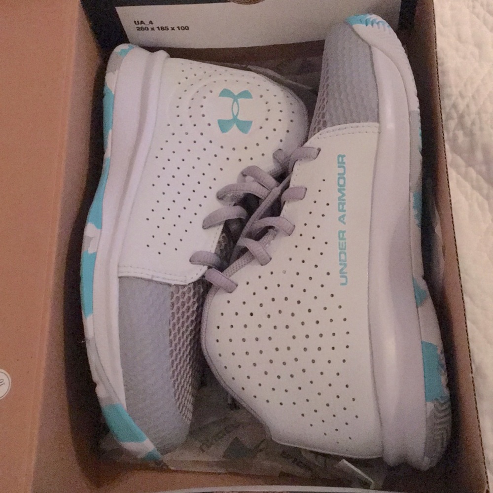 Girls under armour basketball shoes